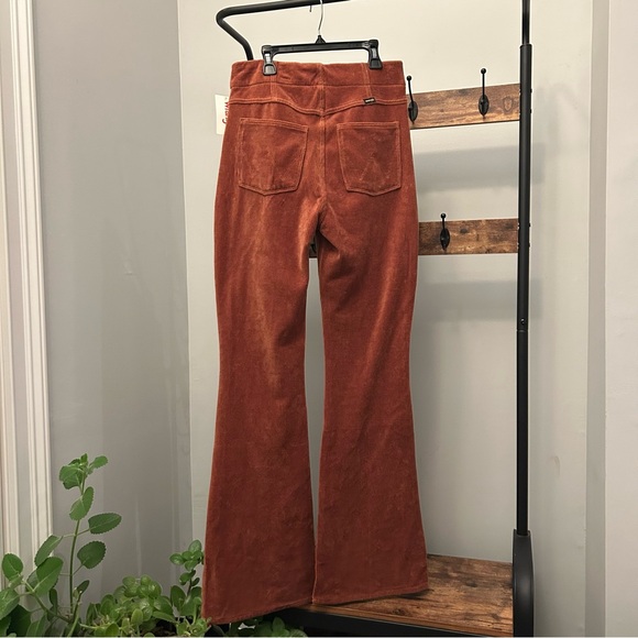 Wrangler women’s Burnt Orange Color Pull On Corduroy Flare Pants Size M NEW - Picture 5 of 9